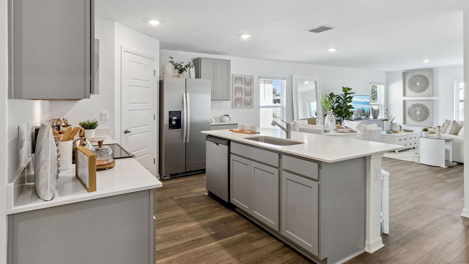Winter Haven Five Bedroom Residence — long-term rental — gallery photo 11