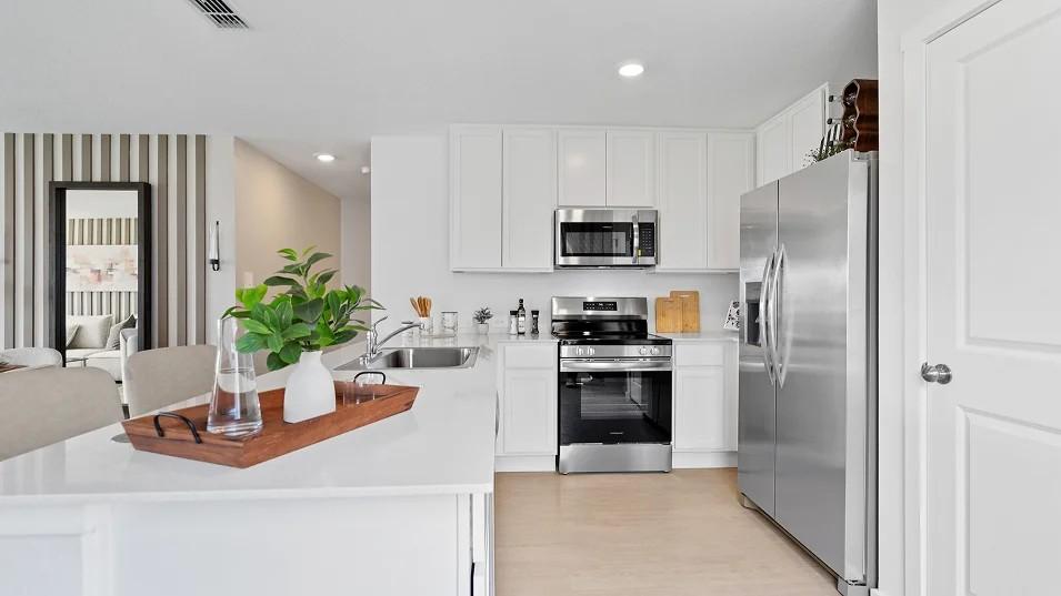 Haines City Parkside Residence — long-term rental — gallery photo 2