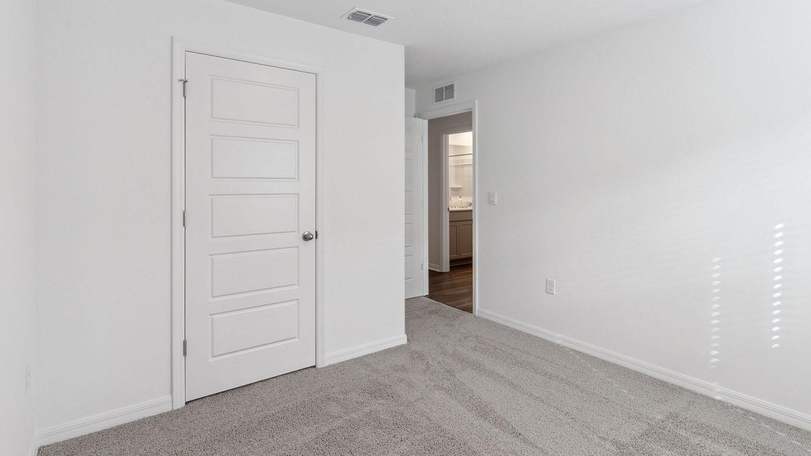 Winter Haven Five Bedroom Residence — long-term rental — gallery photo 23