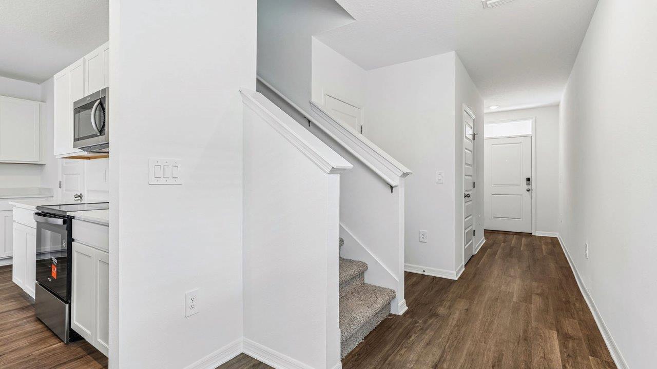 Winter Haven Grand Loft Residence — long-term rental — gallery photo 10
