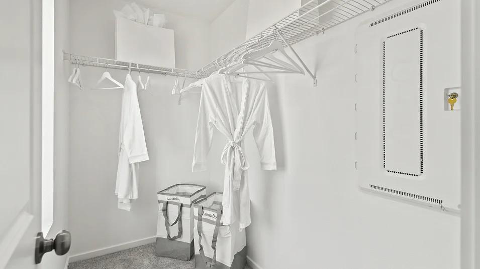 Davenport Parkside Townhome — long-term rental — gallery photo 11