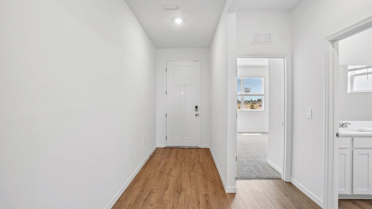 Winter Haven Grand Lake Residence — long-term rental — gallery photo 2