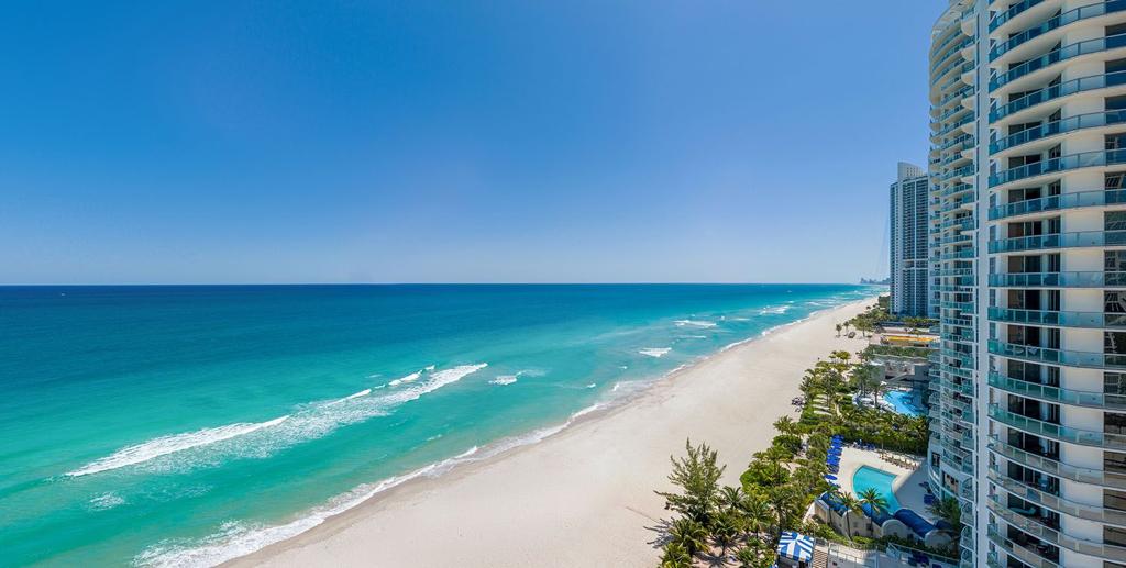 Luxury Waterfront Residence with Sunset Views in Sunny Isles Beach — Sunny Isles Beach — photo 5